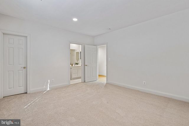 26 SANDALFOOT CT, Potomac, MD 20854