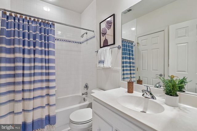 26 SANDALFOOT CT, Potomac, MD 20854