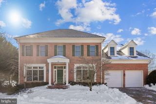 26 SANDALFOOT CT, Potomac, MD 20854