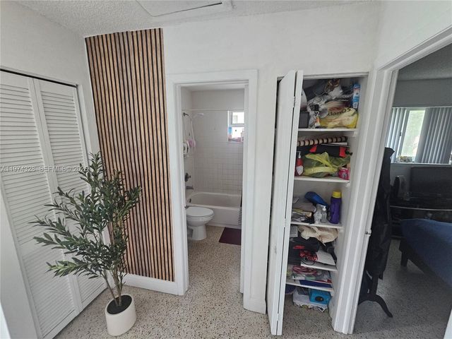 1241 NW 6th St 6, Miami, FL 33125