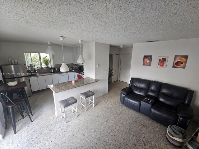 1241 NW 6th St 6, Miami, FL 33125