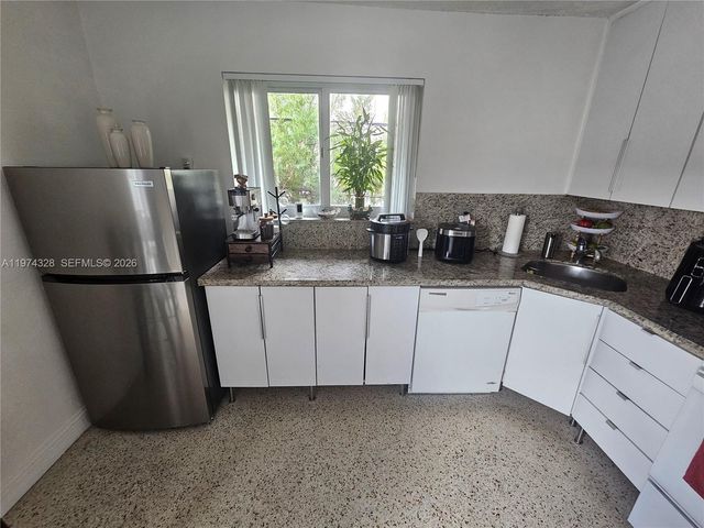 1241 NW 6th St 6, Miami, FL 33125