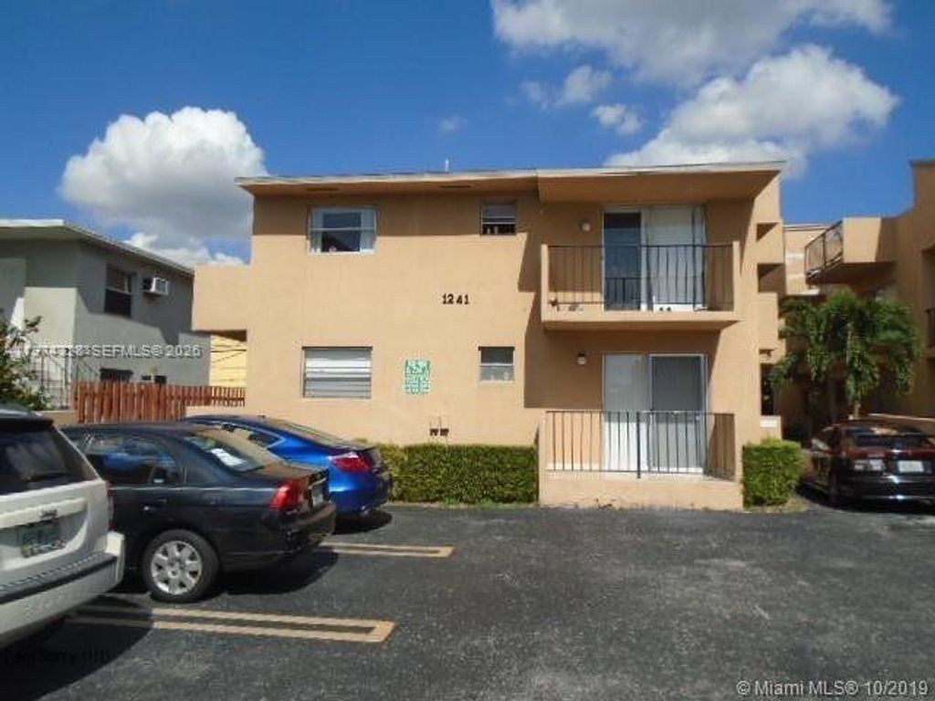 1241 NW 6th St 6, Miami, FL 33125