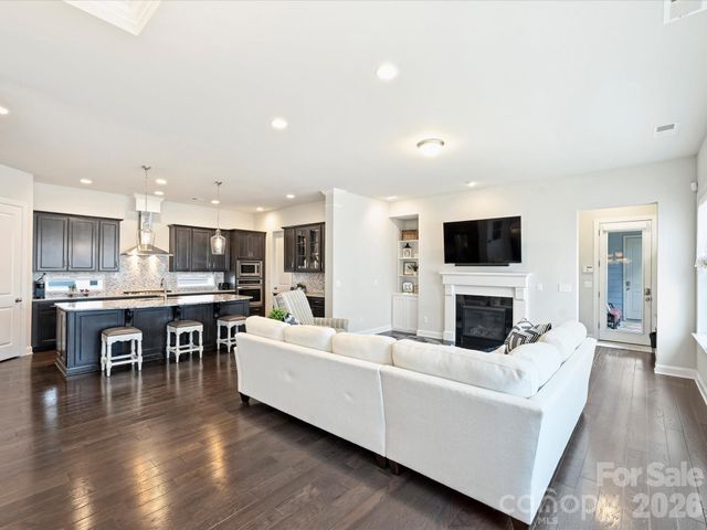 4913 Providence Country Club Drive, Charlotte, NC 28277