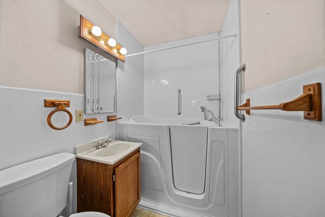 1006 Copper Drive, Machesney Park, IL 61115