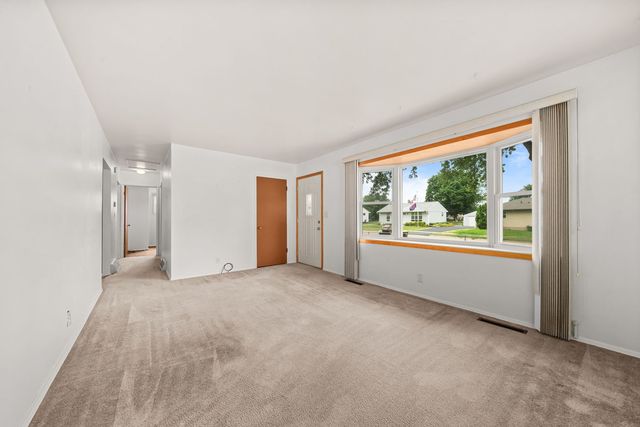 1006 Copper Drive, Machesney Park, IL 61115
