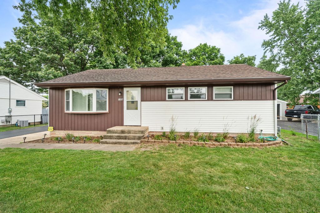1006 Copper Drive, Machesney Park, IL 61115