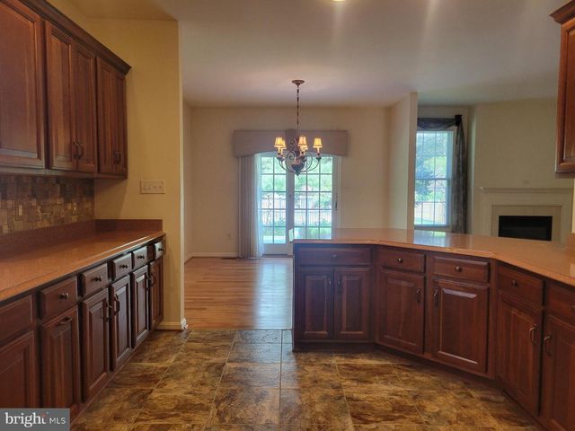 1852 MERIDIAN DR, Hagerstown, MD 21742