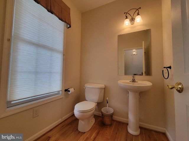 1852 MERIDIAN DR, Hagerstown, MD 21742