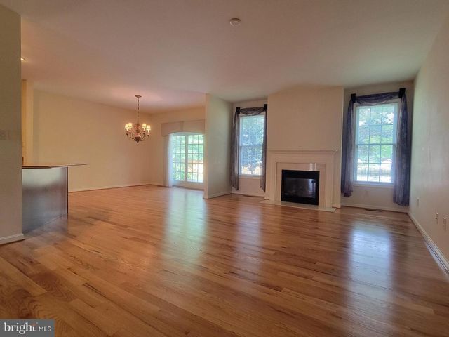 1852 MERIDIAN DR, Hagerstown, MD 21742