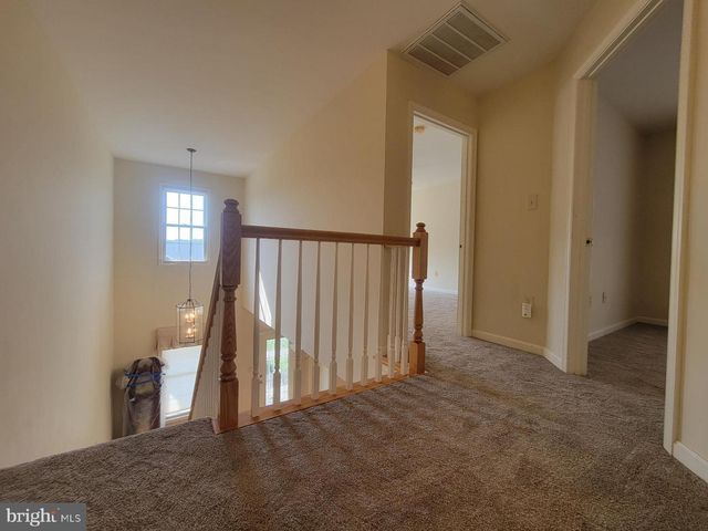 1852 MERIDIAN DR, Hagerstown, MD 21742