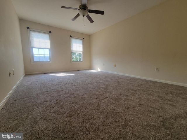 1852 MERIDIAN DR, Hagerstown, MD 21742