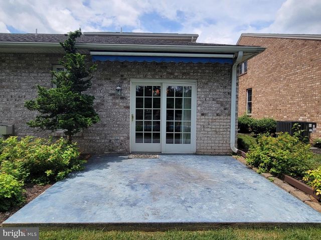 1852 MERIDIAN DR, Hagerstown, MD 21742
