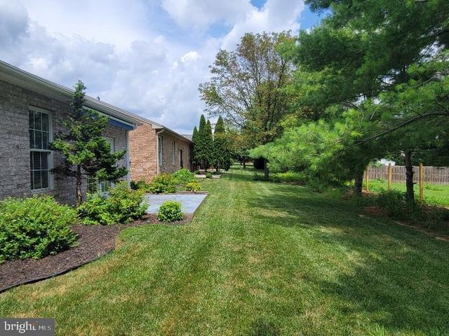 1852 MERIDIAN DR, Hagerstown, MD 21742