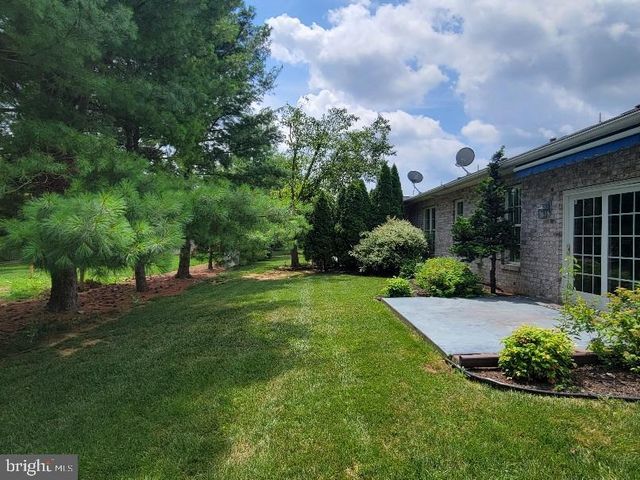 1852 MERIDIAN DR, Hagerstown, MD 21742
