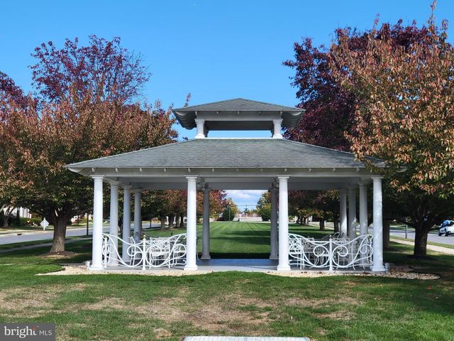 1852 MERIDIAN DR, Hagerstown, MD 21742