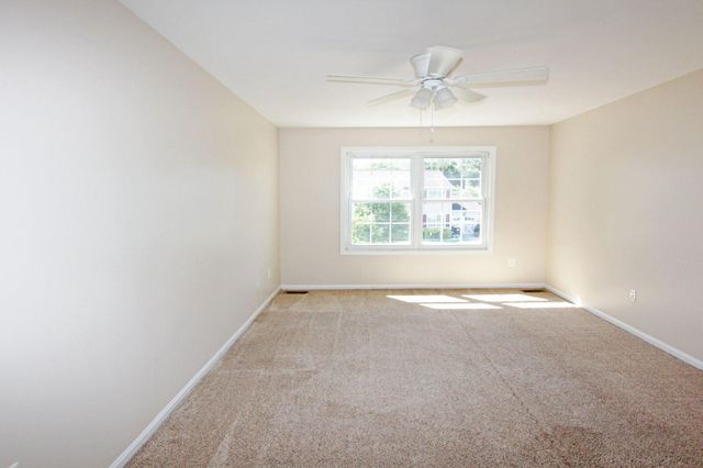 12 BASTILLE LOOP, Newark, DE 19702