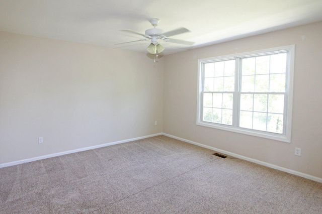 12 BASTILLE LOOP, Newark, DE 19702