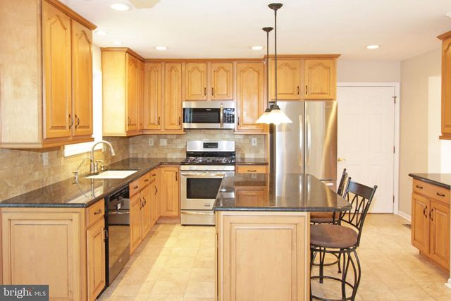 12 BASTILLE LOOP, Newark, DE 19702