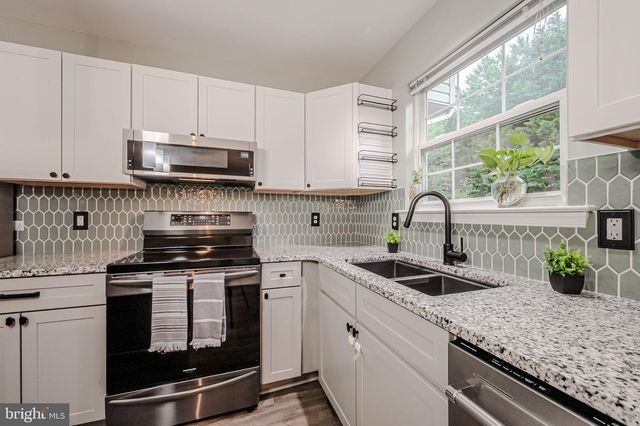 331 NORMAN DR, Newark, DE 19702