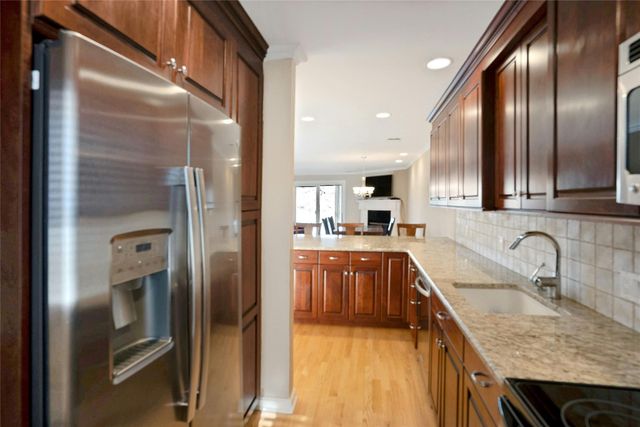 34 Montauk Highway 2, Westhampton, NY 11977