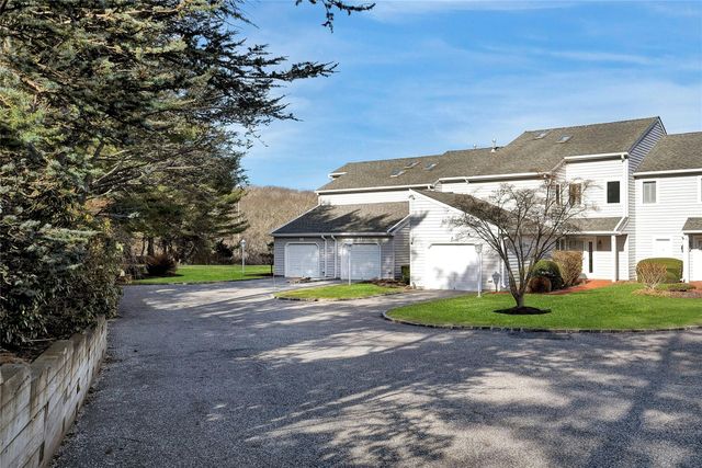 34 Montauk Highway 2, Westhampton, NY 11977