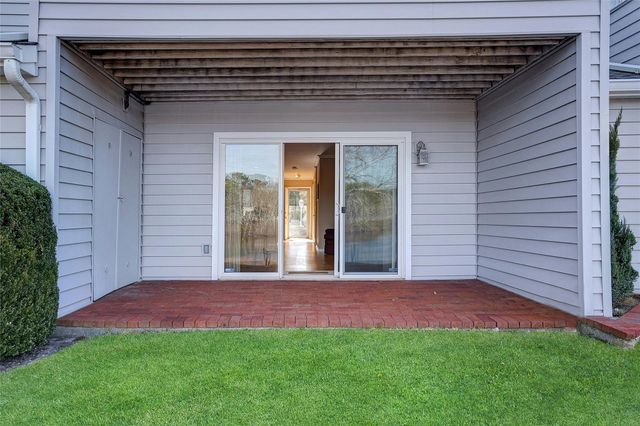 34 Montauk Highway 2, Westhampton, NY 11977