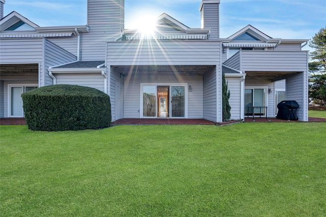 34 Montauk Highway 2, Westhampton, NY 11977