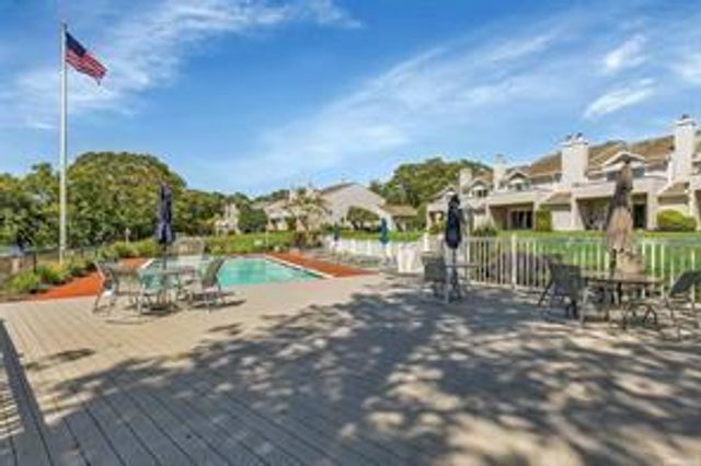 34 Montauk Highway 2, Westhampton, NY 11977
