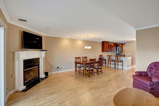 34 Montauk Highway 2, Westhampton, NY 11977