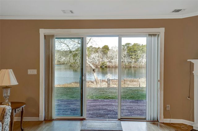 34 Montauk Highway 2, Westhampton, NY 11977