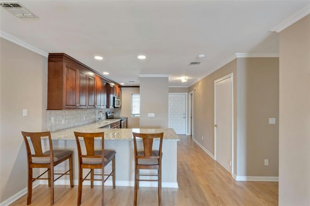34 Montauk Highway 2, Westhampton, NY 11977
