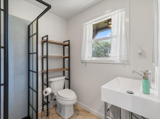 346 Private Road 821, Blessing, TX 77419