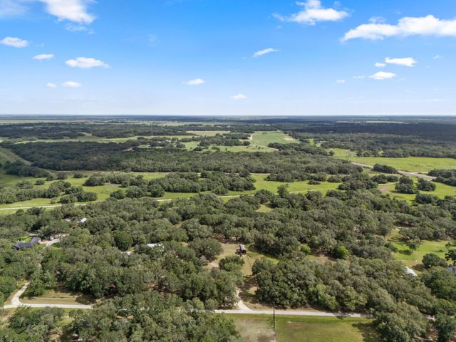 346 Private Road 821, Blessing, TX 77419
