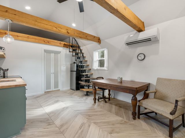 346 Private Road 821, Blessing, TX 77419