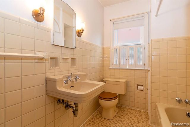 13113 Chestnut Street, Southgate, MI 48195