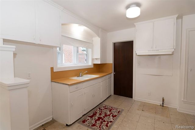 13113 Chestnut Street, Southgate, MI 48195
