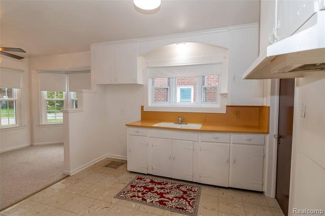 13113 Chestnut Street, Southgate, MI 48195
