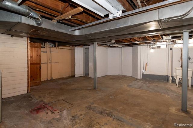 13113 Chestnut Street, Southgate, MI 48195