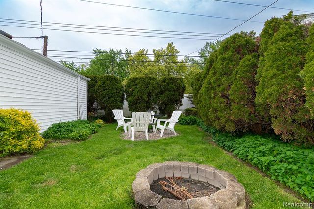 13113 Chestnut Street, Southgate, MI 48195
