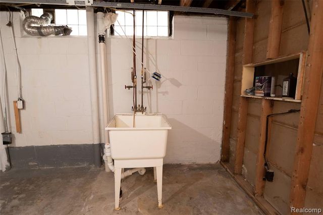 13113 Chestnut Street, Southgate, MI 48195