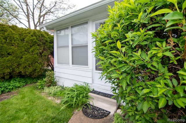 13113 Chestnut Street, Southgate, MI 48195