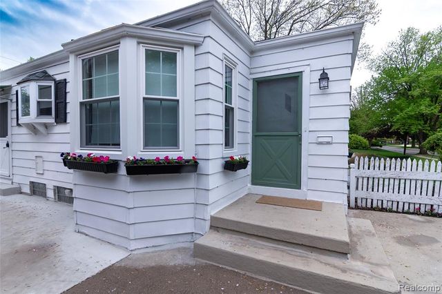 13113 Chestnut Street, Southgate, MI 48195