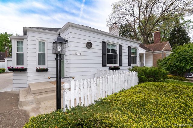 13113 Chestnut Street, Southgate, MI 48195