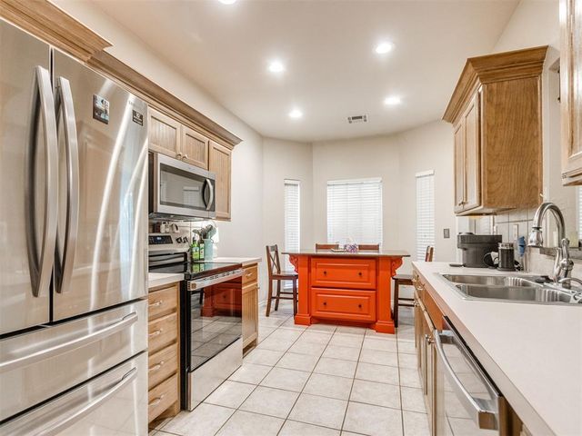 4617 Stag Horn Drive, Yukon, OK 73099