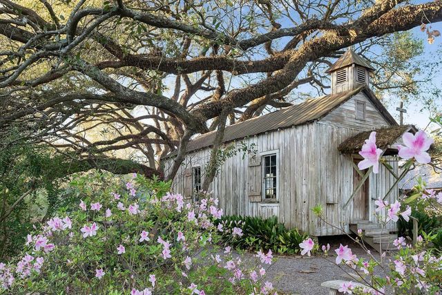 18235 Bel Meadow Ave, Saint George, LA 70810