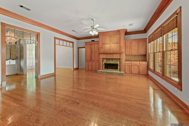 18235 Bel Meadow Ave, Saint George, LA 70810