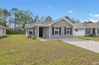 2545 Sutton Place Dr, Cantonment, FL 32533