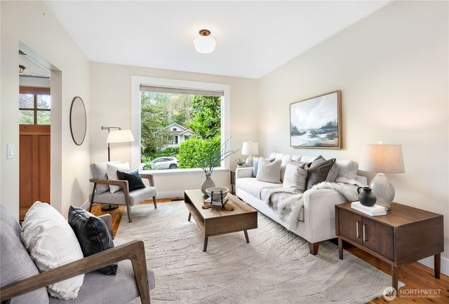 1606 22nd Avenue, Seattle, WA 98122