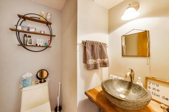 1140 W Cornelia Avenue D, Chicago, IL 60657